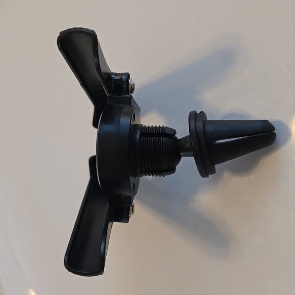 Vent Clip Cellphone Holder & Charger - Picture 3 of 7